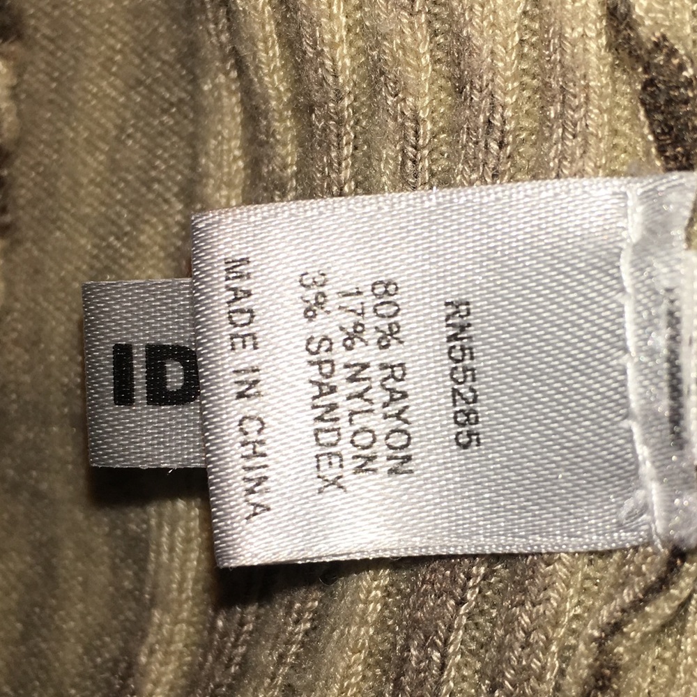 EXPRESS Zebra Top - Picture 6 of 6
